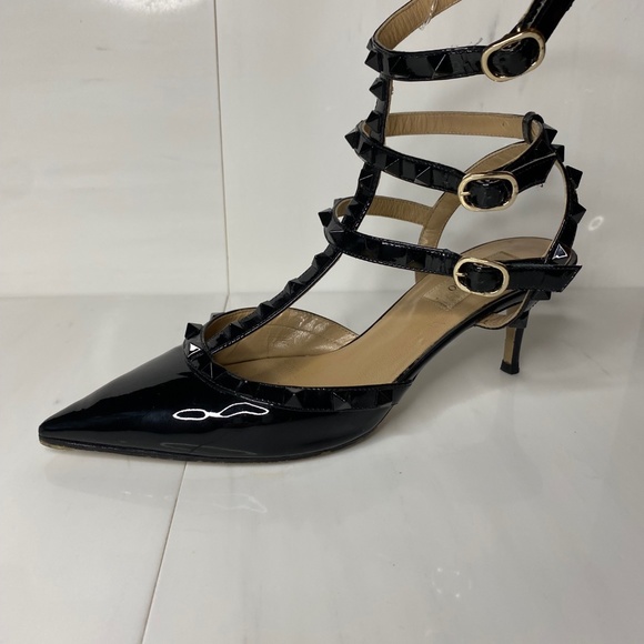 VALENTINO GARAVANI - Rockstud Caged 65 Black Patent Ankle Strap Pump - Picture 2 of 14